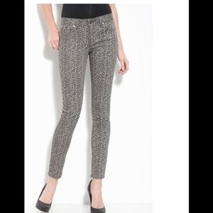 𝅺Paige Verdugo leopard print legging/jean. Sz 30